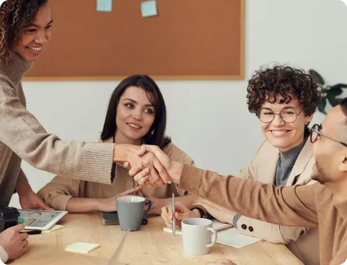 Equipo de Smart Web Apps trabajando en colaboración